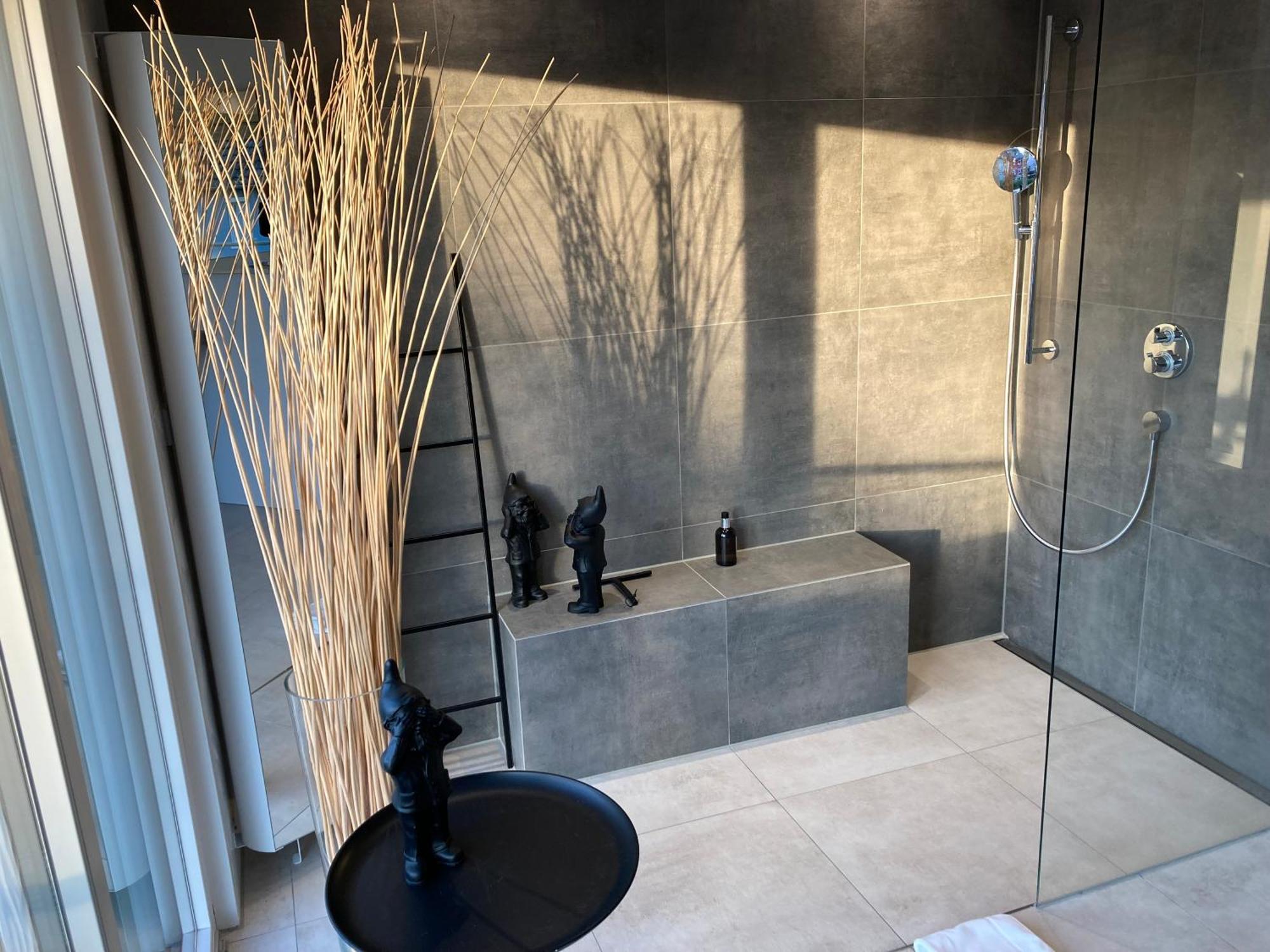 Neues Penthouse-Loft Mit Konuskarte Fuer Gratis Oepnv Apartment Ehrenkirchen ภายนอก รูปภาพ