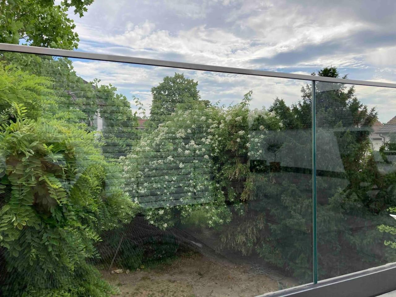 Neues Penthouse-Loft Mit Konuskarte Fuer Gratis Oepnv Apartment Ehrenkirchen ภายนอก รูปภาพ